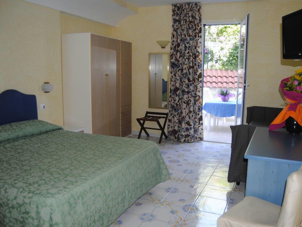 Hotel L'Approdo Casamicciola Terme Exteriör bild